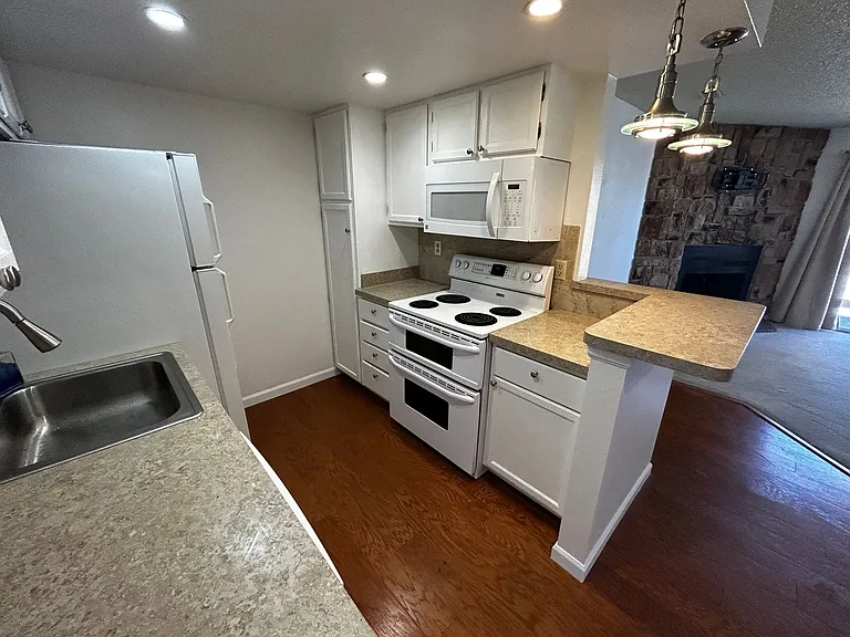 810 Tenderfoot Hill Rd #202 — Photo 7