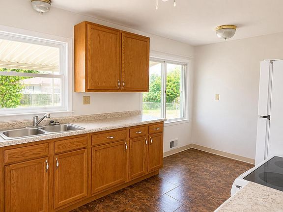 5th image of 3438 9th AVENUE