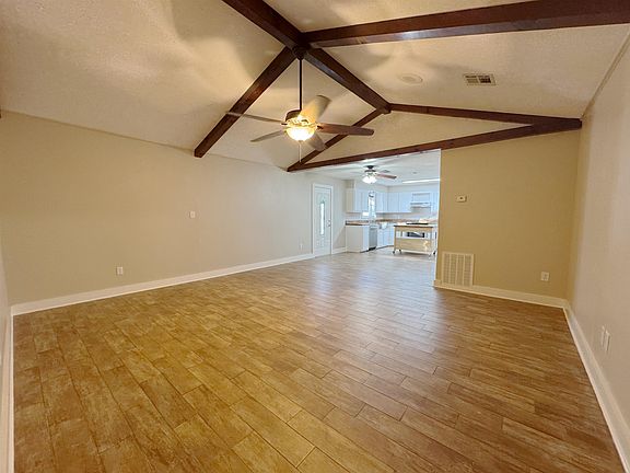 4th image of 812 Fig St