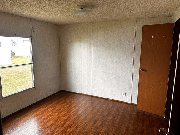 3rd image of 13574 Maple Ridge Dr