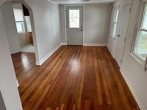 3rd image of 8 Mechanic St #1