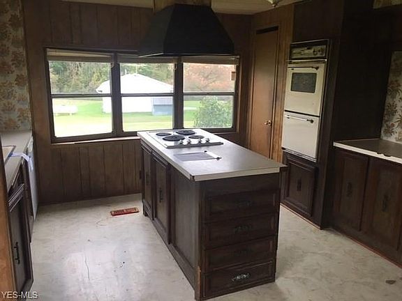 5th image of 432 Township Road 581