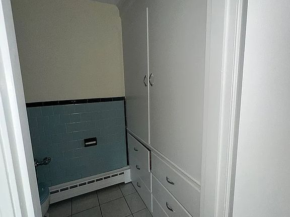 5th image of 183 Winthrop Rd #3