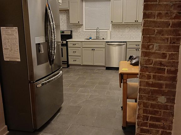 3rd image of 4966 Blow St