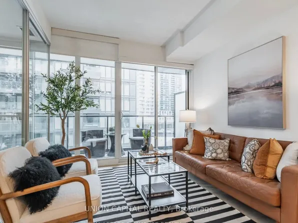 90 Queens Wharf Rd #508, Toronto, ON M5V 0J4