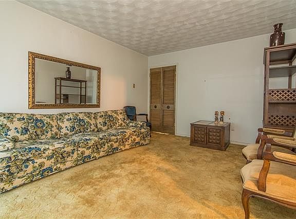 3rd image of 3105 Damascus Way