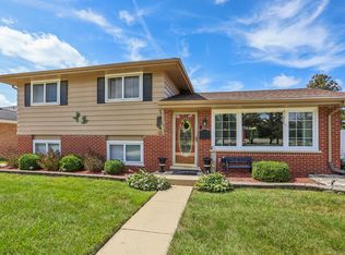 18040 Olympia Dr, Country Club Hills, IL