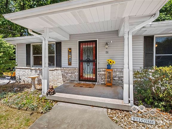4th image of 51 Dalton Dr
