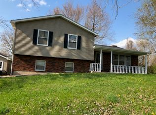 731 Glen Crossing Rd, Glen Carbon, IL
