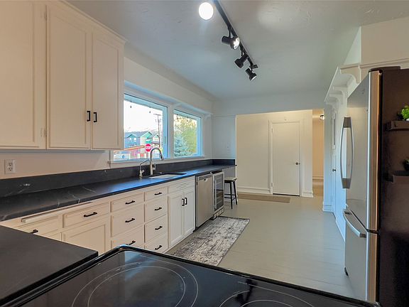 5th image of 101 Agnes Ave
