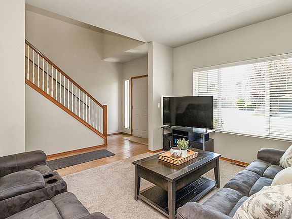 4th image of 8413 7th Pl SE #B