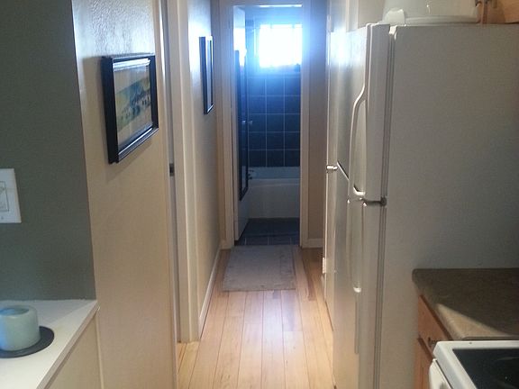 4th image of 590 N Logan St APT 201