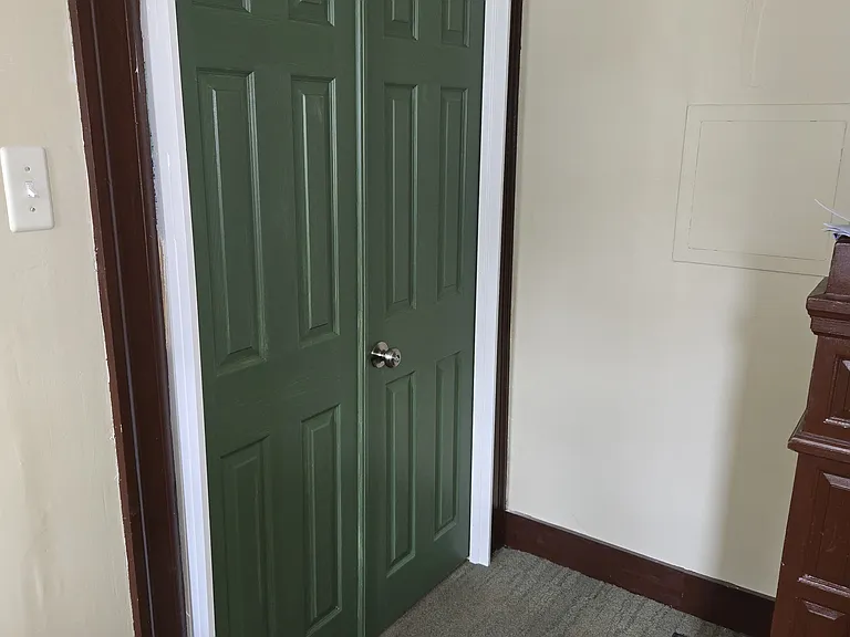 Door to 1st floor apartment