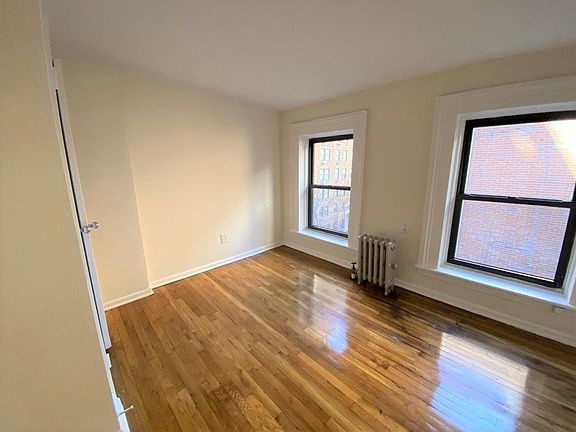 4th image of 127 E 39th St APT 5W