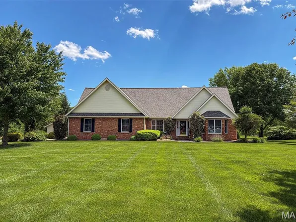 752 E 4th St, Aviston, IL 62216