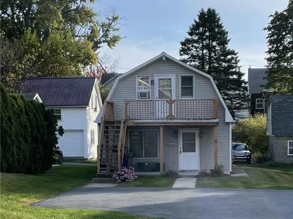 51 S Church St, Nazareth, PA 18064