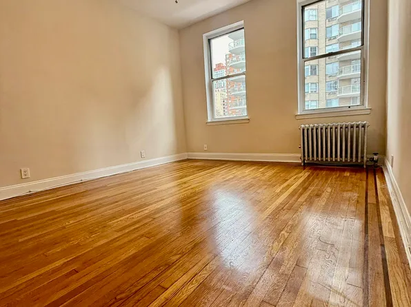 1411 Second Avenue image 1 of 9