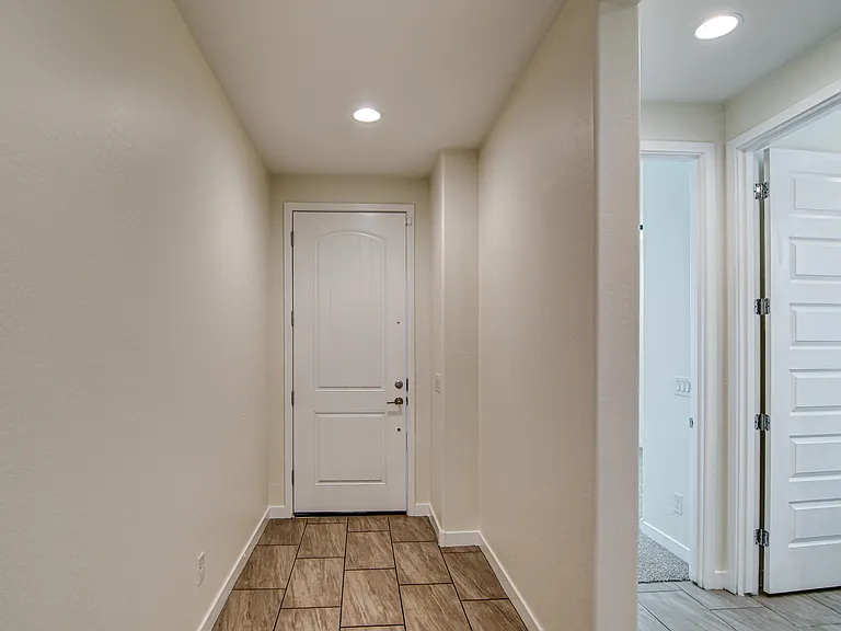 9338 W Heatherbrae Dr — Photo 6