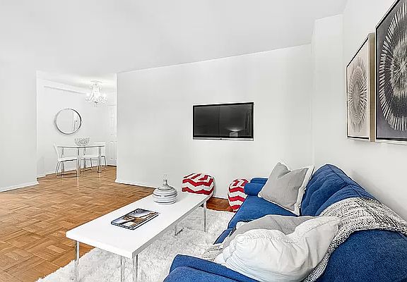 3rd image of 101 W 12th St APT 7Z