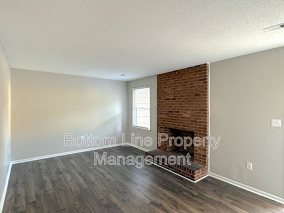 3rd image of 846 W Warren St APT D2