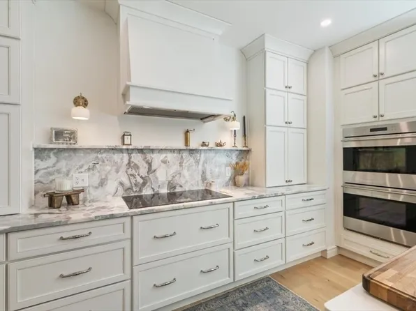17 Main St, Byfield, MA 01922