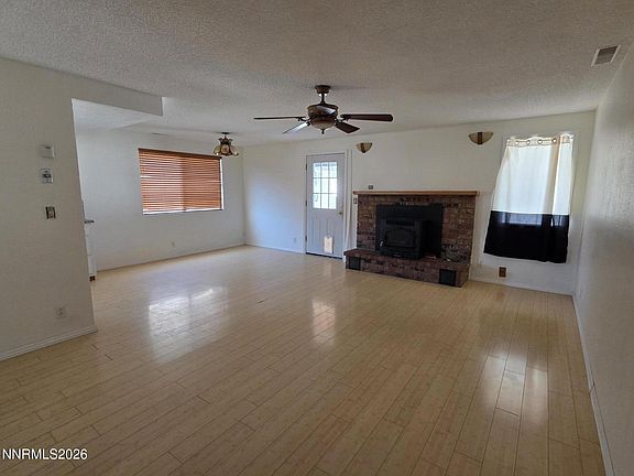 5th image of 140 Aurora St