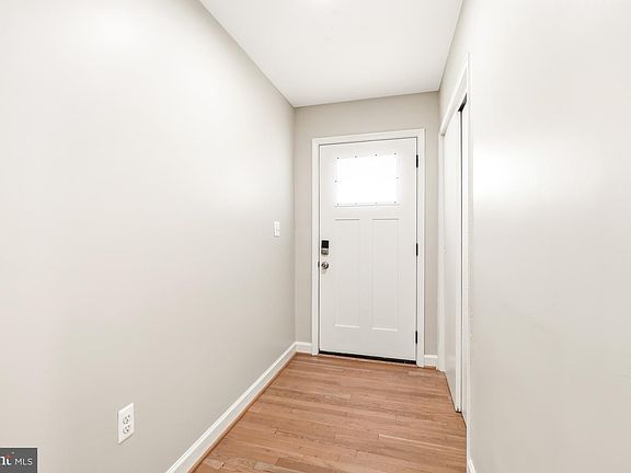 4th image of 2123 N Earley St