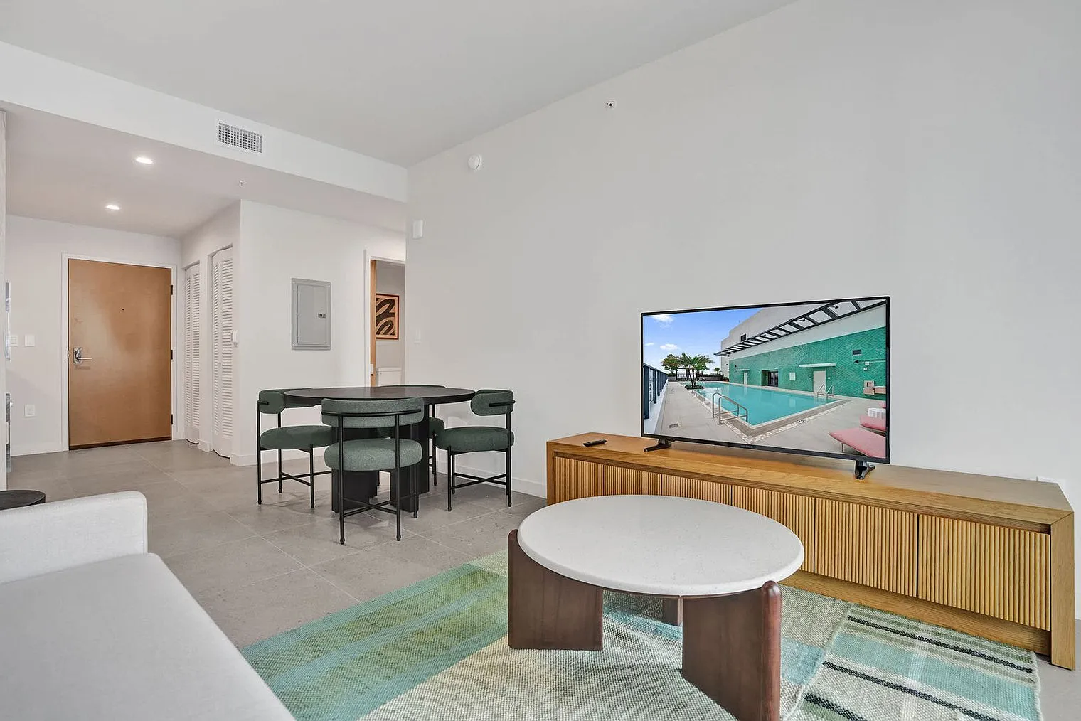 1 bed, 1.0 bath, $3,861 — Photo 3