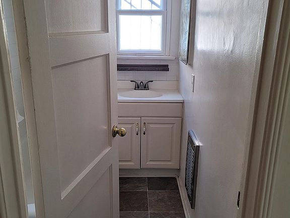 5th image of 428 W Imperial Ave #A