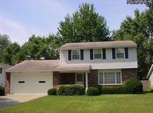 116 Edgefield Dr, Elyria, OH