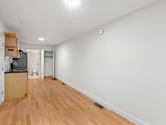 5th image of 1880 Page St APT 8