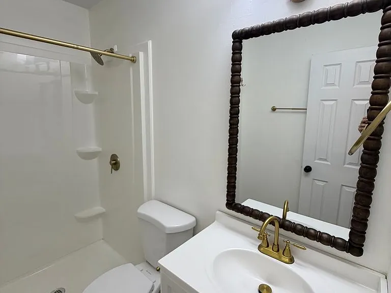 484 Macon Hwy — Photo 11