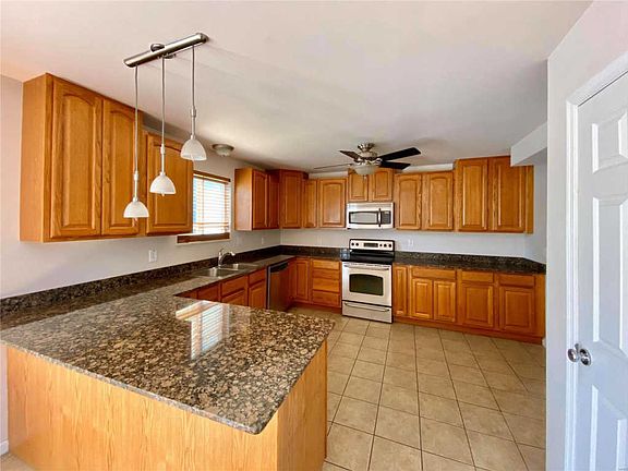 3rd image of 918 Hamilton Ave