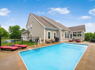 3017 McCammon Chase Dr, Lewis Center, OH 43035