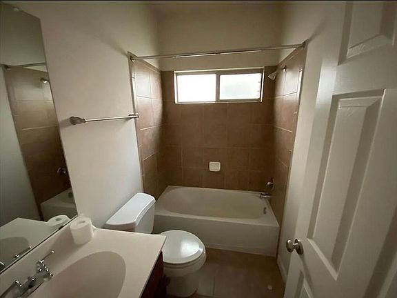 4th image of 11400 W Parmer Ln #115-1