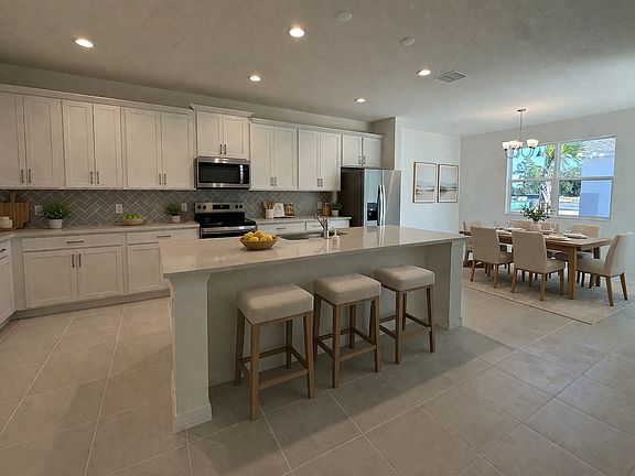 Modern Open-Concept Kitchen in Central Florida Home