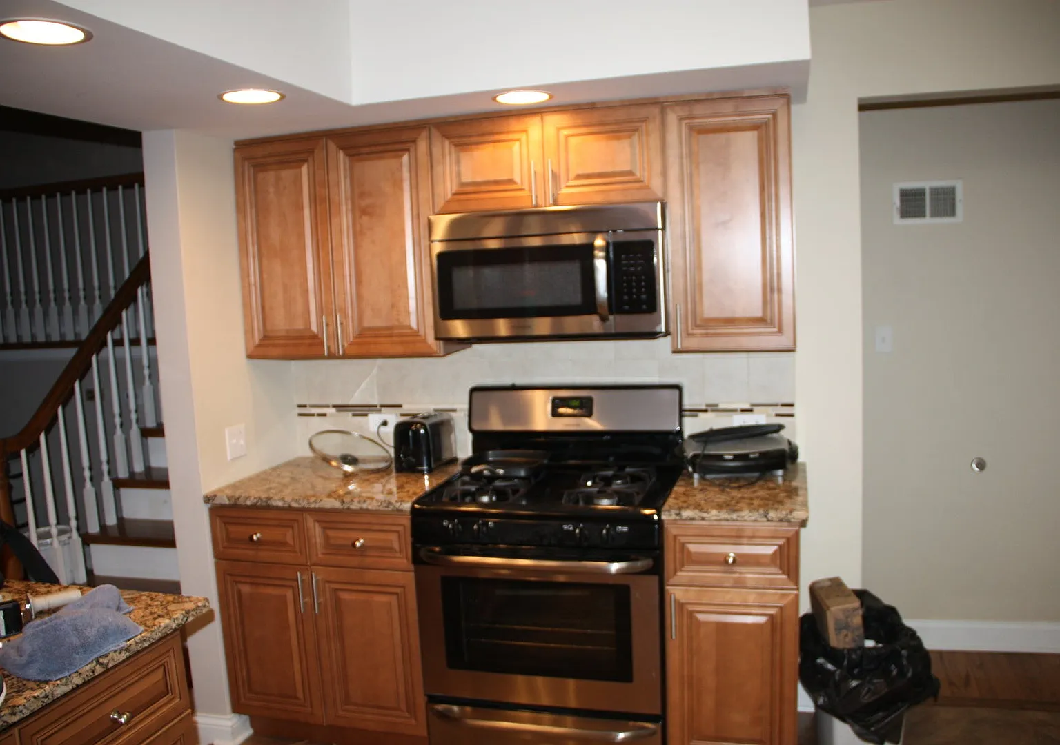 3 bed, 1731 sqft, $3,200 — Photo 3