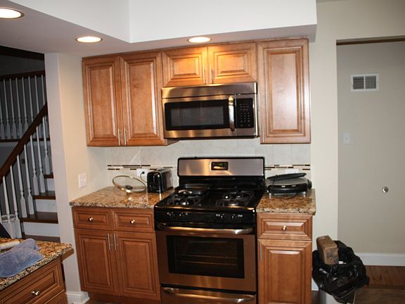 3rd image of 402 E Atwater Ave