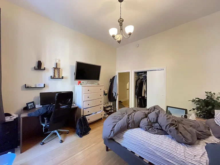 2122 Pine — Photo 15