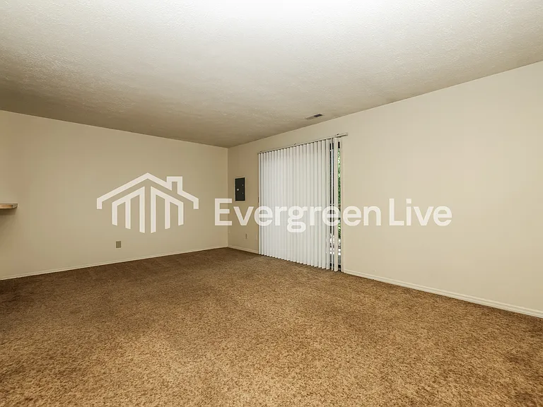 2459 Cross Village Dr — Photo 3