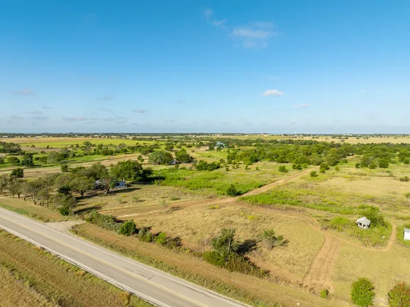 12774 Spring Valley Rd, Moody, TX 76557