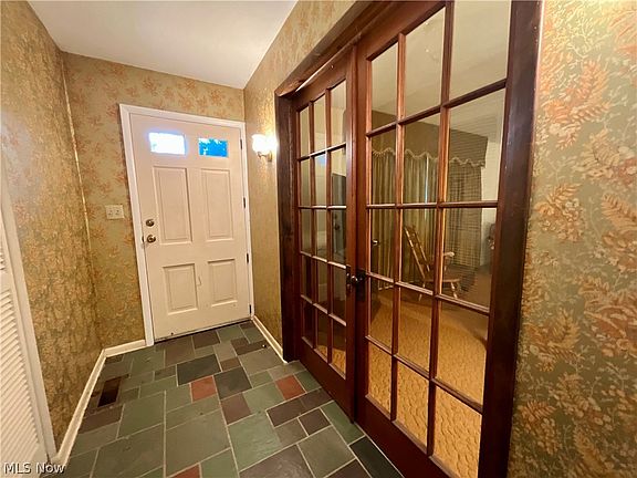 3rd image of 101 Winters Dr