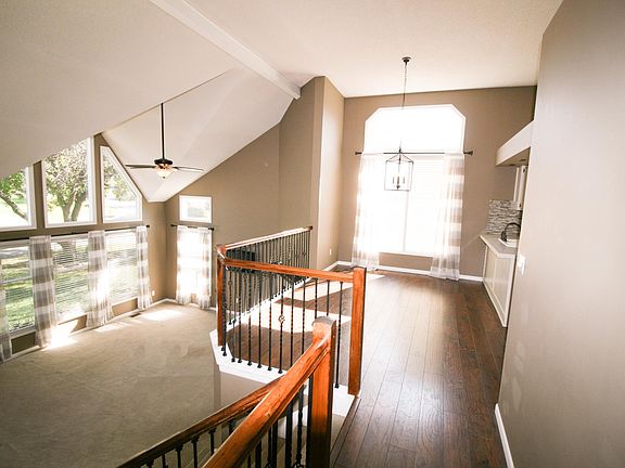 5th image of 4748 Chouteau St