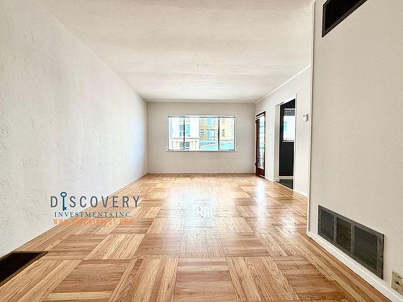 3rd image of 101 17th St APT 15