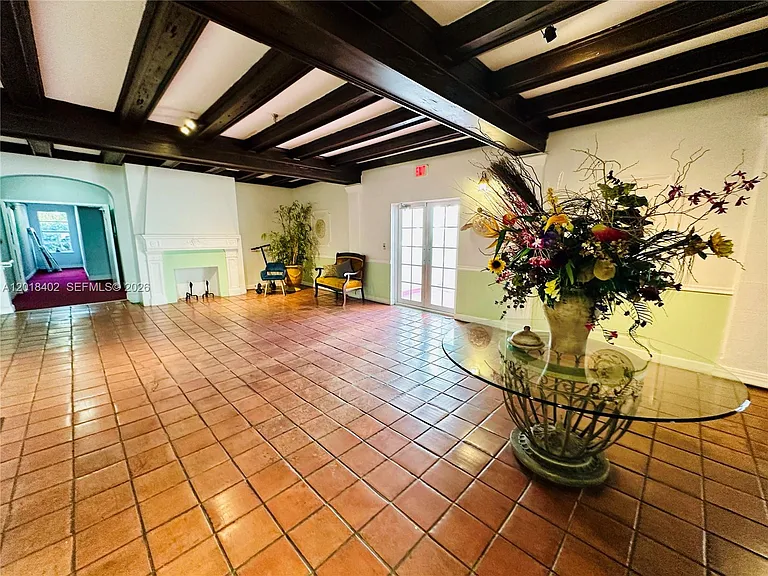 1200 Euclid Ave #308 — Photo 4