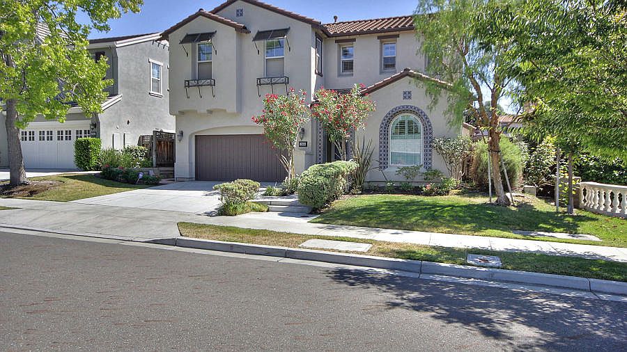 1st image of 2868 Bruce Dr