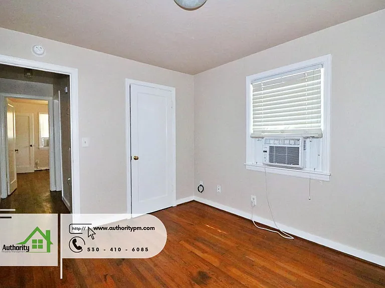 5401 Rosswood Ln — Photo 8