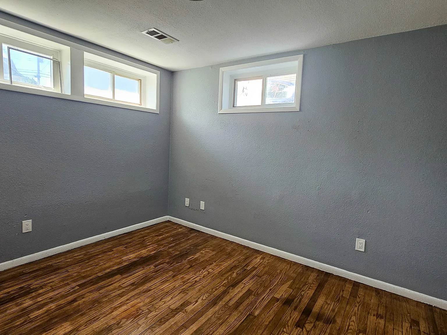 3 bed, 1100 sqft, $1,895 — Photo 2