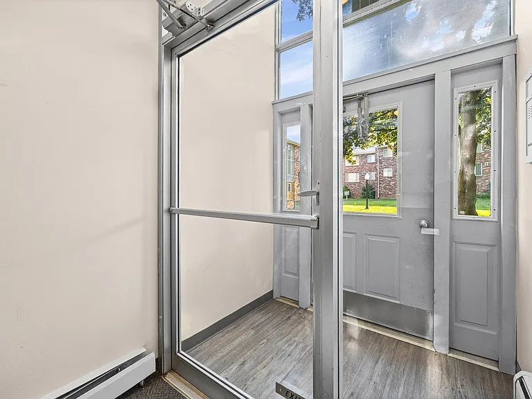 721 Cedarwood — Photo 45