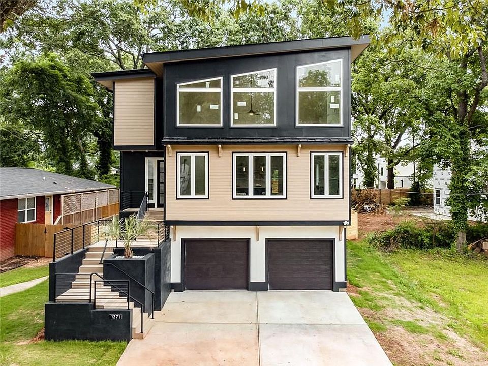1st image of 1371 Lyle Ave